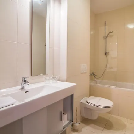 Luxury Beachfront Casa Mare With Private Heated Pool And Gym Right At The In Mirca - Brac Villa