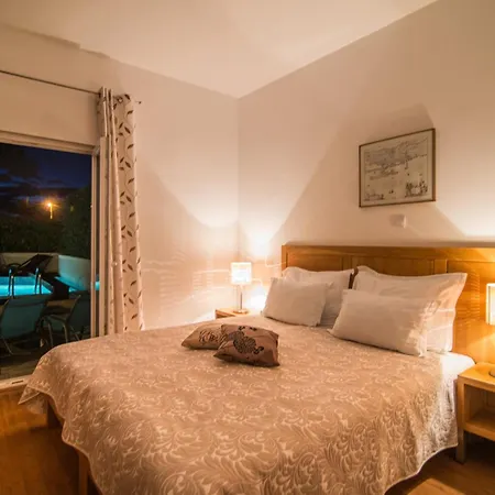 Villa Luxury Beachfront Casa Mare With Private Heated Pool And Gym Right At The In Mirca - Brac *