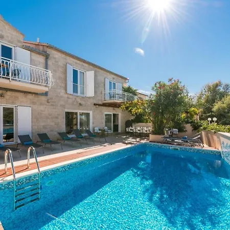 Villa Luxury Beachfront Casa Mare With Private Heated Pool And Gym Right At The In Mirca - Brac Supetar
