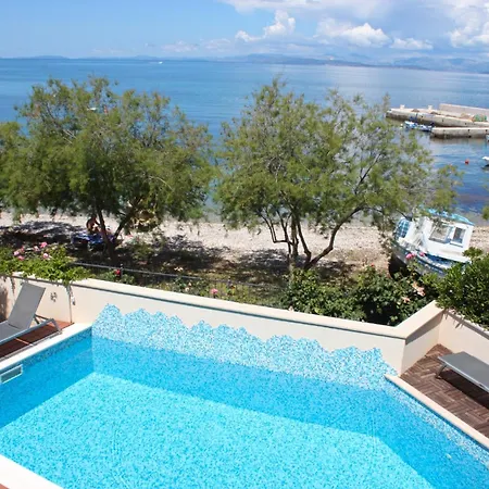 Luxury Beachfront Casa Mare With Private Heated Pool And Gym Right At The In Mirca - Brac Villa Supetar