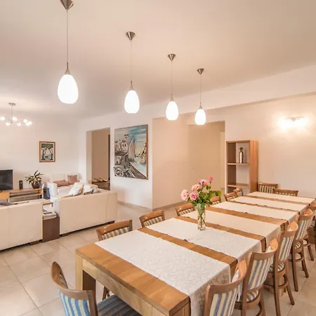 Villa Luxury Beachfront Casa Mare With Private Heated Pool And Gym Right At The In Mirca - Brac
