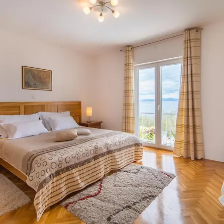 Luxury Beachfront Casa Mare With Private Heated Pool And Gym Right At The In Mirca - Brac