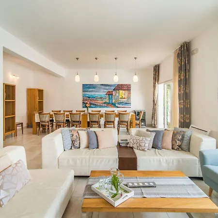Luxury Beachfront Casa Mare With Private Heated Pool And Gym Right At The In Mirca - Brac Villa Supetar