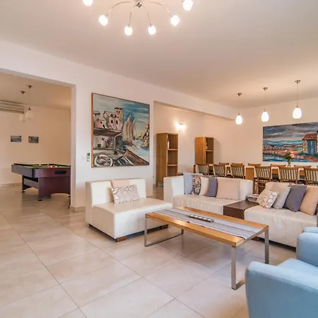 Luxury Beachfront Casa Mare With Private Heated Pool And Gym Right At The In Mirca - Brac Villa *