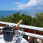 Luxury Beachfront Casa Mare With Heated Pool Near - Brac Villa