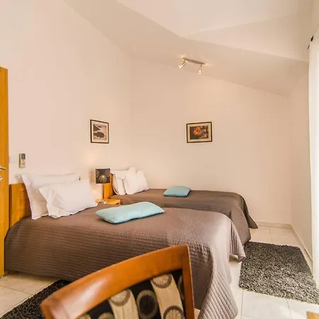 빌라 Luxury Beachfront Casa Mare With Heated Pool Near - Brac *
