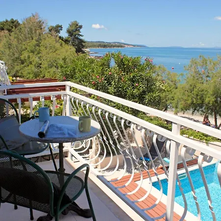 Luxury Beachfront Casa Mare With Heated Pool Near - Brac *